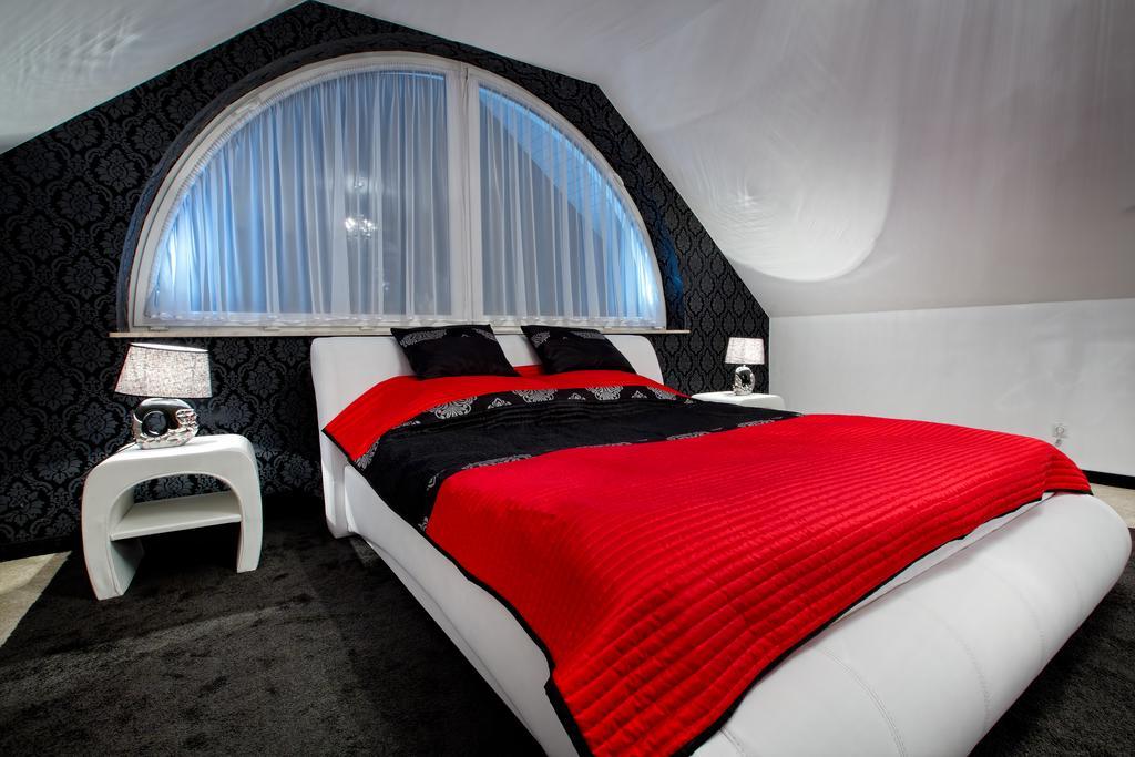 Hotel Millenium Góra Motyczna Cameră foto