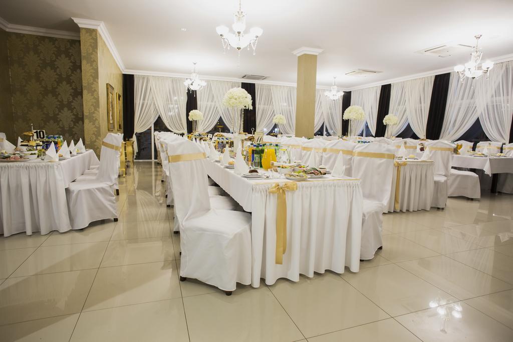 Hotel Millenium Góra Motyczna Exterior foto